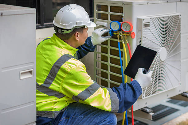 Professional Ductwork Repair technician working in Altamont, IL